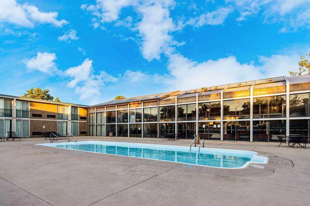 Suburban Studios Canon City Zařízení fotografie
